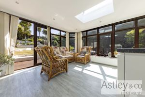 garden room- click for photo gallery